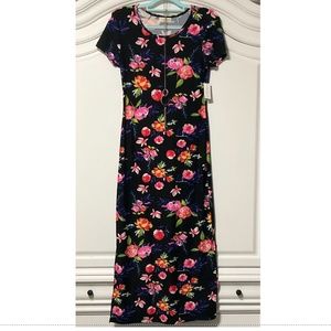 NWT ladies floral maxi stretch dress, slits on sides, so cute!